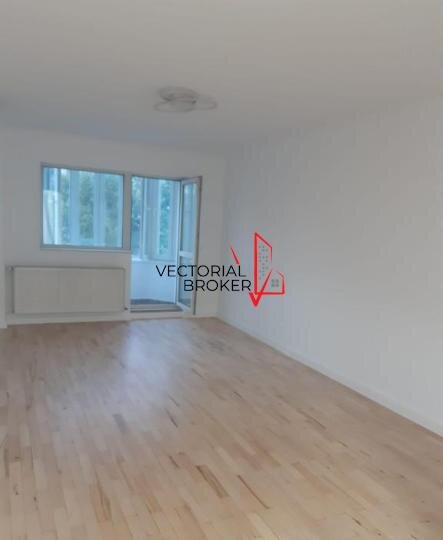 Unirii, stradal, 2 camere,