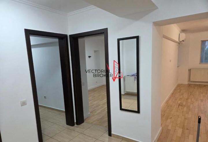 Unirii, stradal, 2 camere,