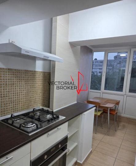 Unirii, stradal, 2 camere,